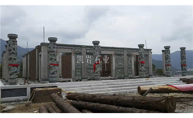 石雕青石龍柱生產(chǎn)廠家